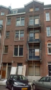 Kamerhuisjesmelkerbedrijf Stichting Urbanic verkamert heel pand nu het nog kan